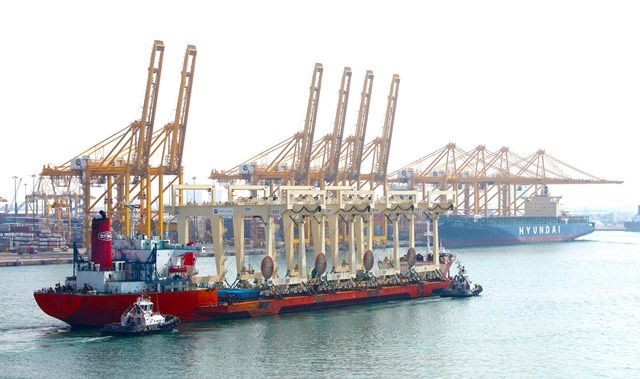 New container cranes are delivered to the UAE's Jebel Ali terminal 3. Shanghai to Jebel Ali rates increased by 15 percent in April.