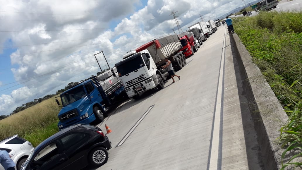 Estimates of the strike’s cost to shippers, from beef exporters to white goods importers, range from $5 billion to 5 billion. Photo credit: Rob Ward. Brazil truckers on strike - May and June 2018.