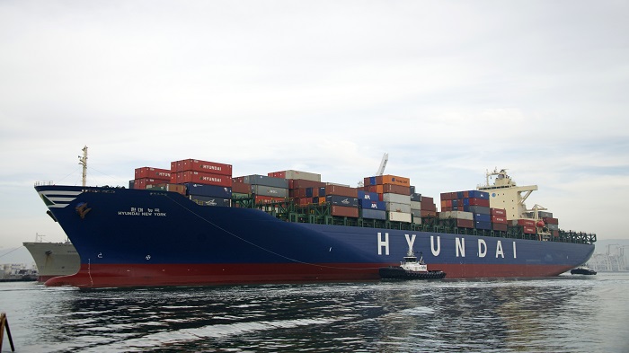 Hyundai, Sinokor and Heung-A are part of the Korea Shipping Partnership. Photo credit: Shutterstock.com. An HMM container ship.