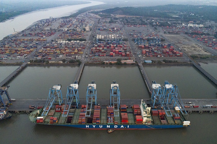 Officials, at the meeting, concluded that instead of a sudden, sweeping policy change, the port will work toward reducing free times for all "export containers" handled via inland container depots (ICDs) to six days from seven days, and depending on the progress, a further reduction will be considered. (Above: Jawaharlal Nehru Port Trust.) Photo credit: JNPT. Jawaharlal Nehru Port Trust