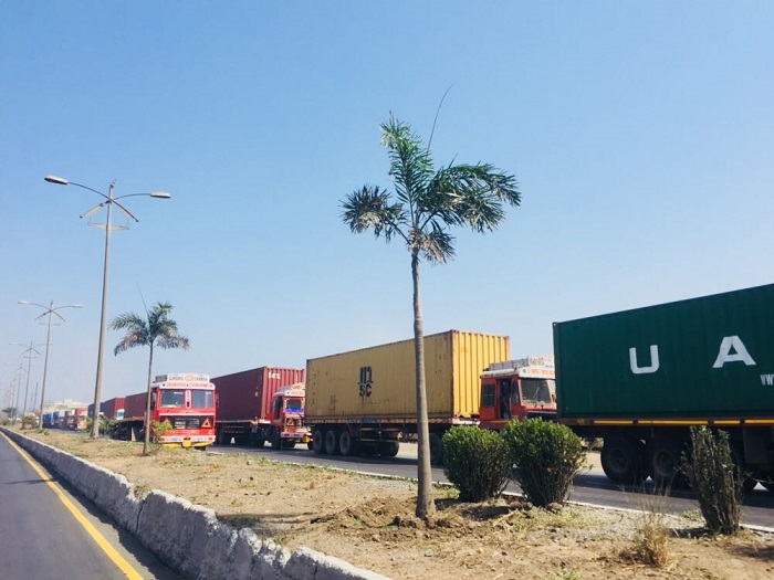 India News Jnpt Truckers To Stage Work Stoppage Protest Import Because Trucks Comprise The Bulk Of Transport At Jnpt Even A Short Lived Disruption Can Cause Substantial Cargo Backlog Above Lined Up