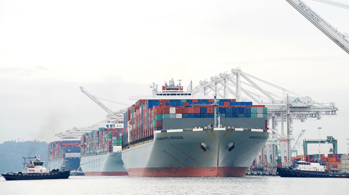 The carrier executive described a three-year cycle in which spot rates and service contract rates hit bottom in 2016. Photo credit: Shutterstock.