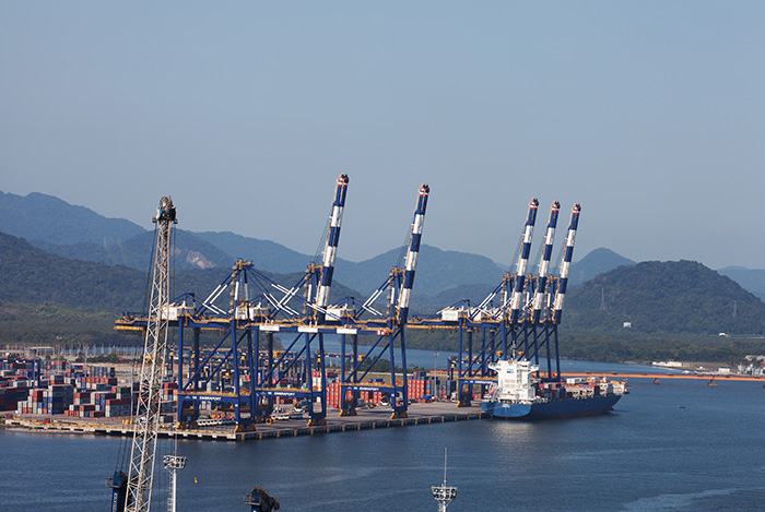 Shippers are concerned that capacity in the port of Santos will be stretched thin by the extra 500,000 TEU switching over from Grupo Libra's T-35 and T-37 terminals. Photo credit: Shutterstock.com.