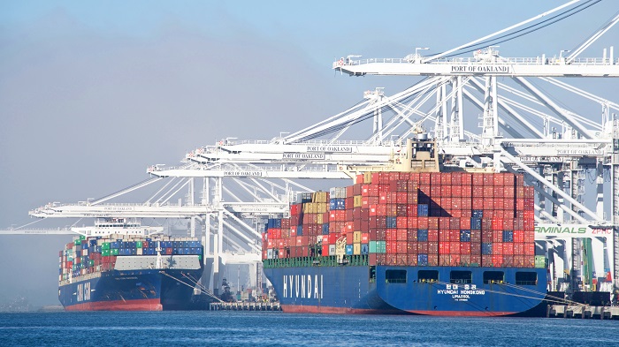 In global trade, a decentralized environment, where all parties involved in the movement of a container could interact, until now has been both the perfect solution and completely unachievable. Photo credit: Shutterstock. Port of Oakland.