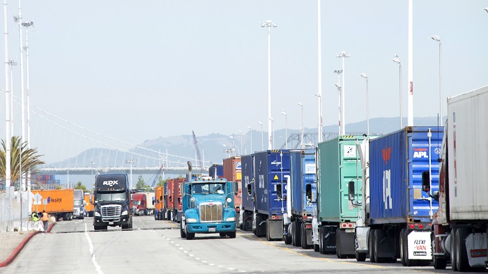 Their costs increases, harbor truckers across the US are increasing their prices. Photo credit: Shutterstock.