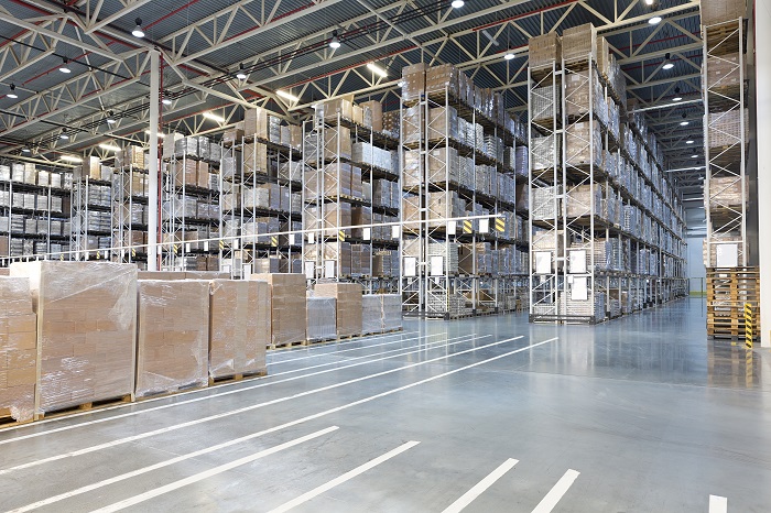 Shippers that use the Port of New York and New Jersey may find that Syracuse offers an attractive option once a rail-linked inland port is built. But will its lower rent offset logistics costs? Photo credit: Shutterstock.com. A warehouse in the United States.