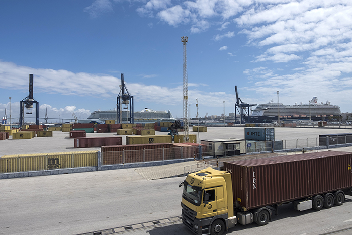 Spanish ports had to cope with countless closures as dock workers opposed an EU ruling on labor pools.