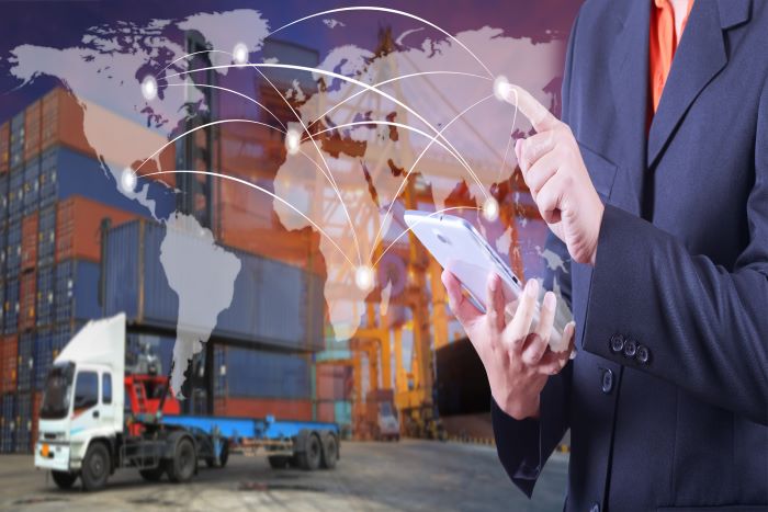 A new TMS for drayage companies is available in eight US port markets, including New York/New Jersey, Los Angeles/Long Beach, Savannah, Norfolk, and Houston. Photo credit: Shutterstock.com.