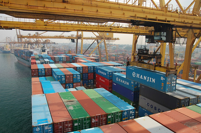 The structure of the container shipping industry makes it almost impossible to adequately protect against the collapse of another major container line.Credit: jgmorard
