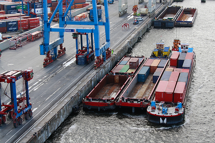 HHLA's barges have been busier than usual in 2017.