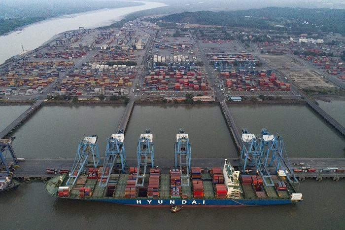 The investment is a part of a strong push by DP World to diversify beyond its core container cargo handling business with more investment in assets that link the global terminal operator directly with shippers and logistics service providers. (Above: Jawaharlal Nehru Port Trust in Mumbai.) Photo credit: JNPT. Jawaharlal Nehru Port Trust in Mumbai (JNPT).