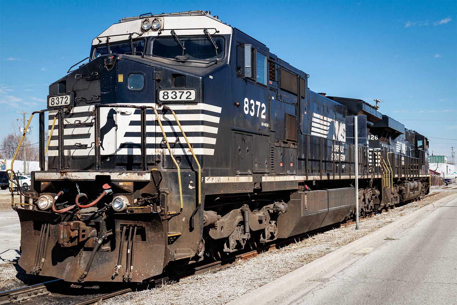 Us Railroads Ns Ceo Squires To Retire Shaw Named As Successor