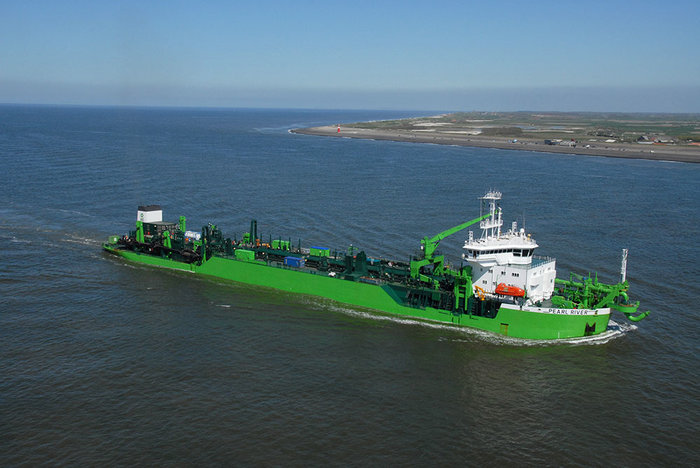 The Pearl River can now resume emergency dredging at the port of Santos.