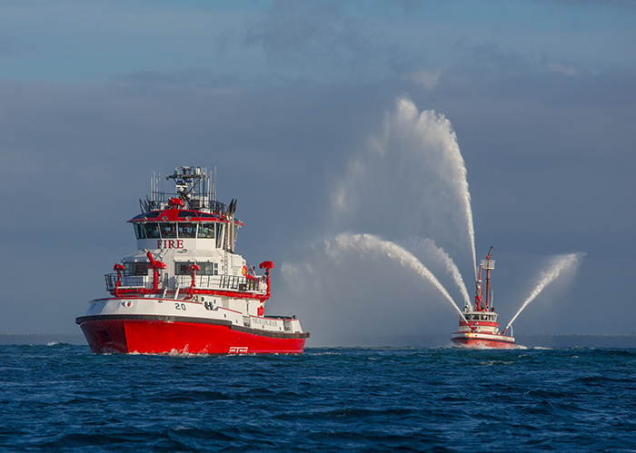 Long Beach Port Deploys Fireboat In Case Of Mega Ship Fires Joc The Protector Has 10 Water Cannons Capable Of Shooting Or Foam A Distance 600 Port Long Beach S
