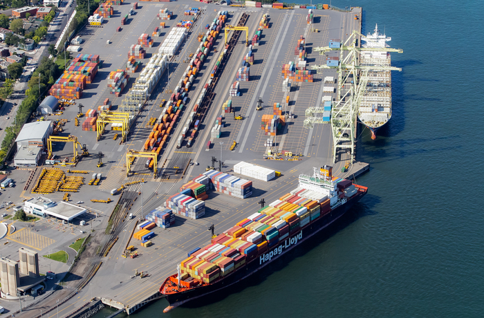 The six-year contract between Montreal port workers and employers expired Dec. 31, 2018. Photo Credit: Shutterstock.com