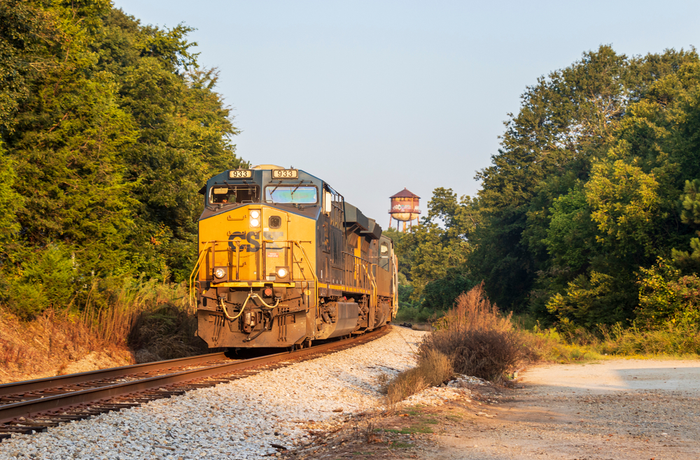 The inland port provides cargo owners an alternative to the 245-mile truck haul, as the region attracts more distribution centers. Photo Credit: Shutterstock.com