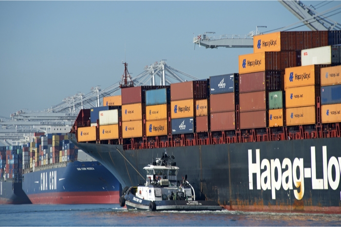 Carriers want a fuel surcharge mechanism that is able to reflect the extreme fluctuations of the bunker price. Photo credit: Shutterstock