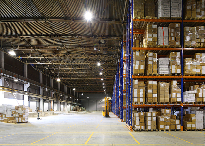 Areas with easy access to the largest US metropolitan areas reported the greated growth in mega-warehouse construction.