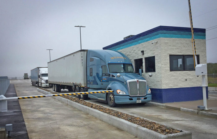 werner expands in laredo as cross border freight volumes werner enterprises trucks