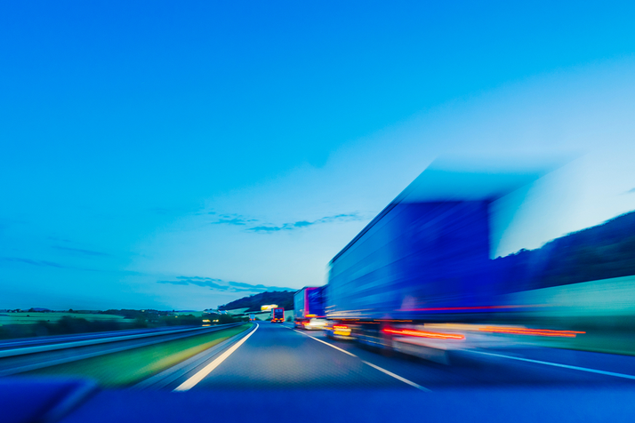 Shippers are looking for opportunities to profit from the loosening of truck capacity and decline in spot rates, while keeping an eye on the economic horizon.