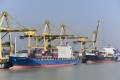 Some 44,889 containers were at Chittagong’s port yard on Monday, almost 92 percent of its 49,018-container storage capacity. Photo credit: Shutterstock.com.
