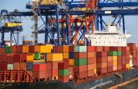 Larger retailers have been able to wield their scale to guarantee ocean capacity while more small shippers are having to lean on forwarders rather than contracting directly with carriers. Photo credit: Shutterstock.com.