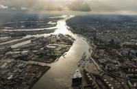 Hamburg widens Elbe ‘passing box’ to boost mega-ship access